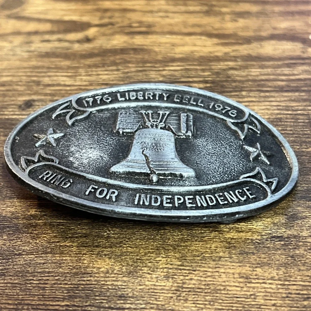 Vintage Patriotic Liberty Bell Independence 1976 Bicentennial USA Belt Buckle